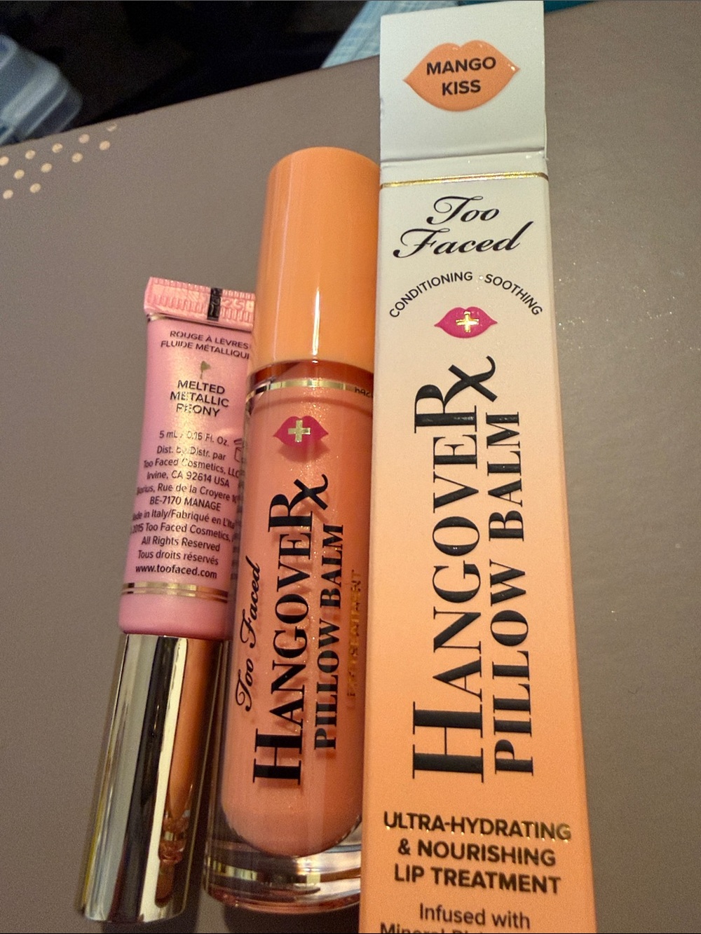 Too Faced Hangover Pillow Balm Lip Treatment - Mango Kiss Peach-Orange